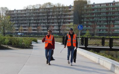 Schoonmaakactie studenten van Vidar in Spoorpark
