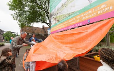 Bouwbord feestelijk onthuld