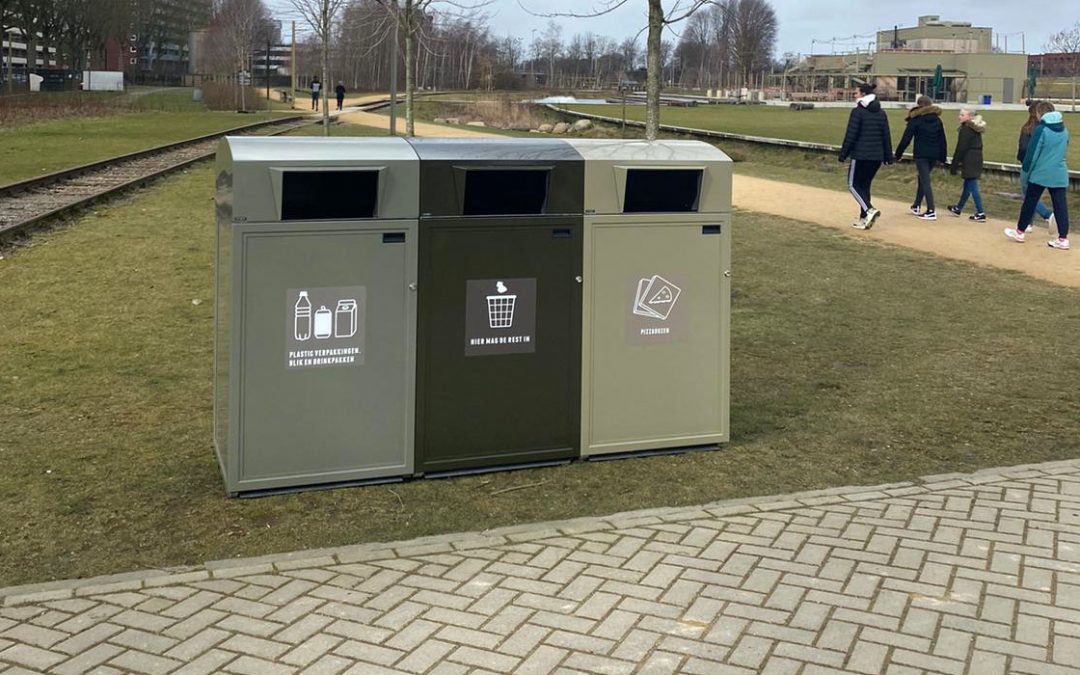 Nieuwe extra grote afvalbakken geplaatst