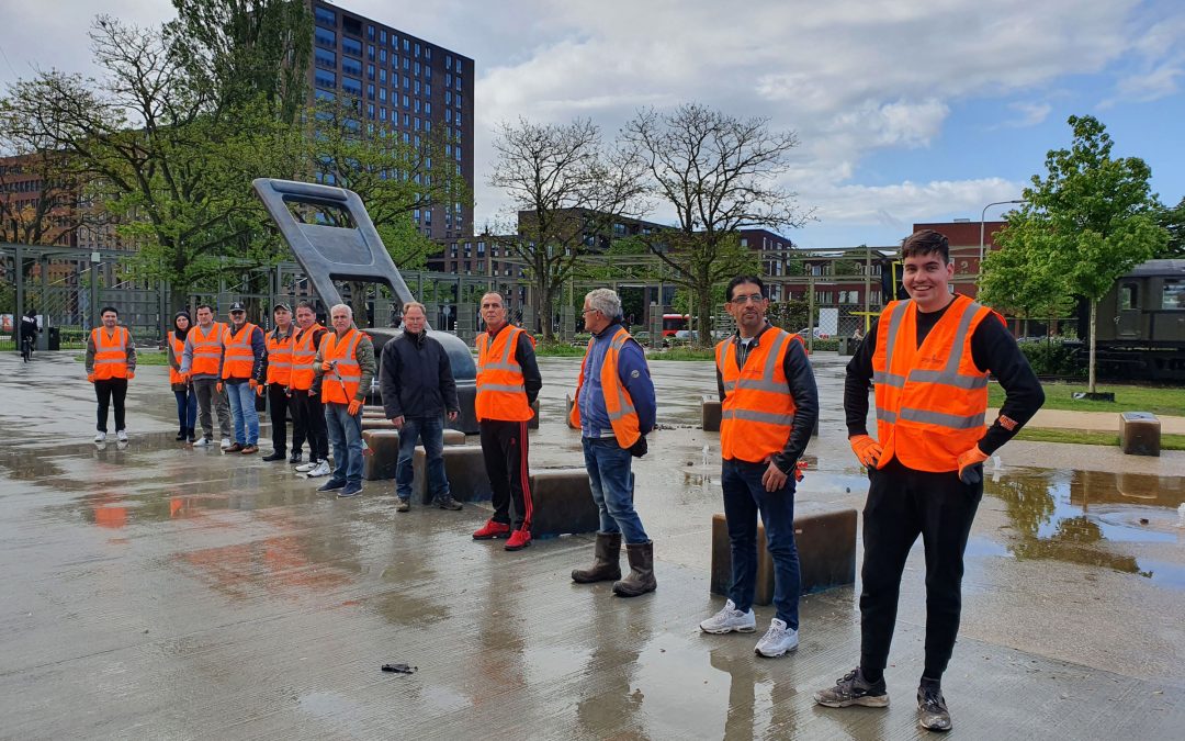 Statushouders maken kennis met vrijwilligerswerk in Spoorpark